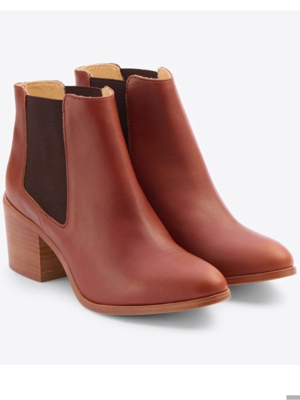 Nisolo Heeled Chelsea Boot in Brandy